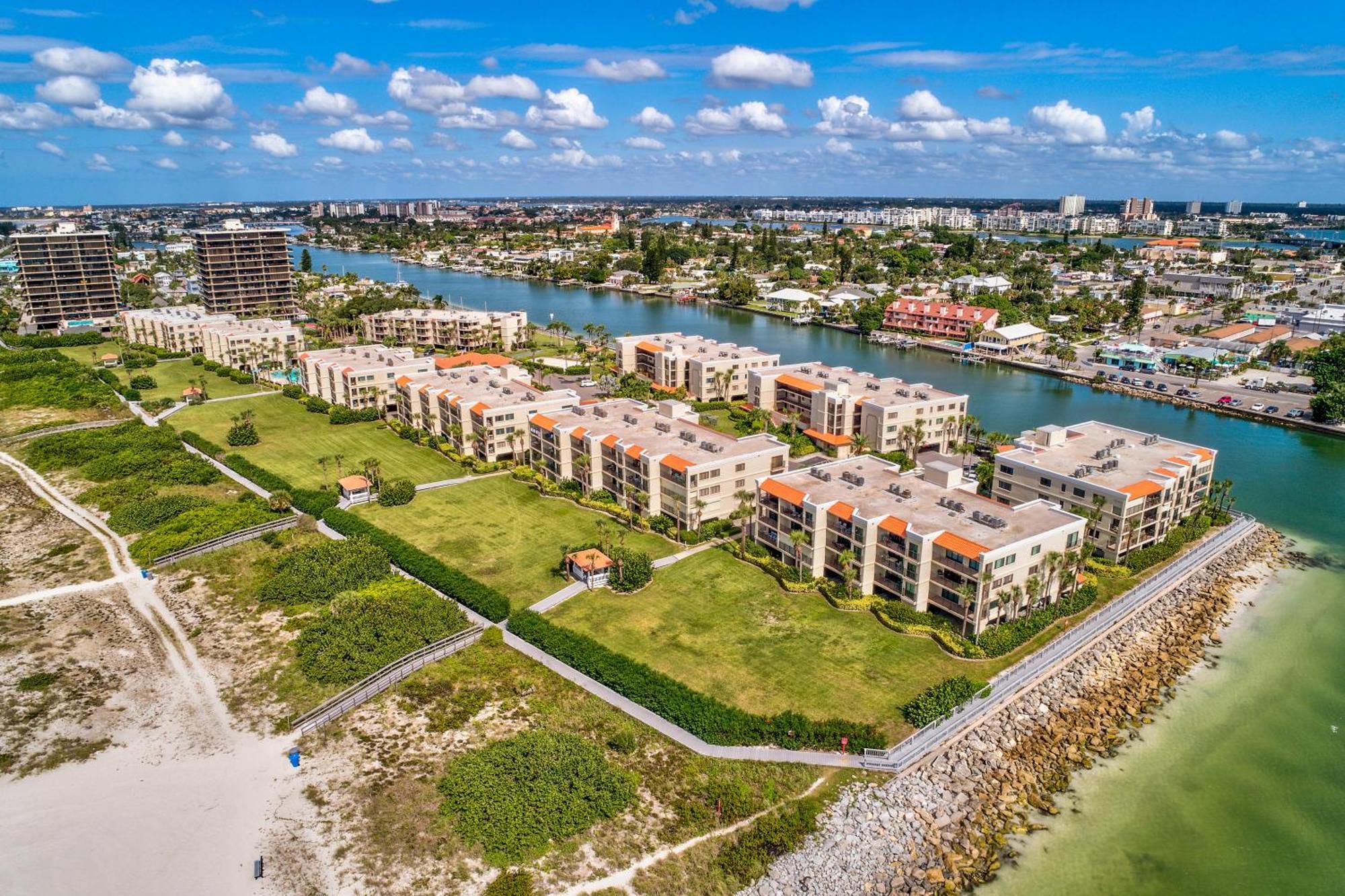 Land'S End 6-404 Beach Front Villa St. Pete Beach Exterior photo