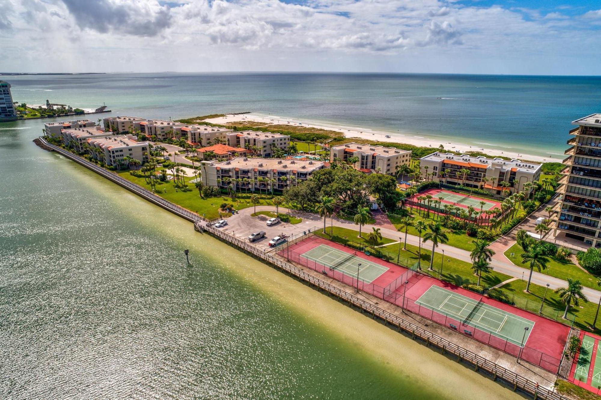 Land'S End 6-404 Beach Front Villa St. Pete Beach Exterior photo