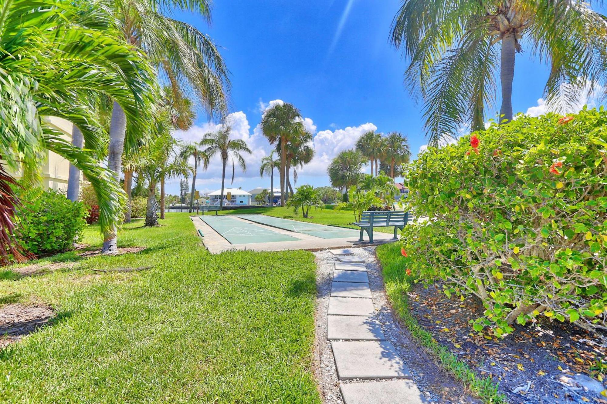 Land'S End 6-404 Beach Front Villa St. Pete Beach Exterior photo